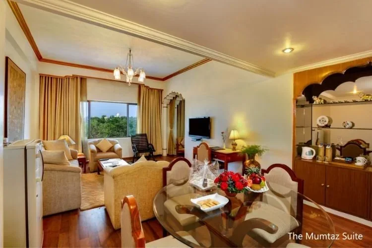 Hotel Clarks Shiraz Agra near Taj Mahal | Agra Hotel Property Hotel Clarks Shiraz Agra near Taj Mahal – Hotel Exterior View in Agra